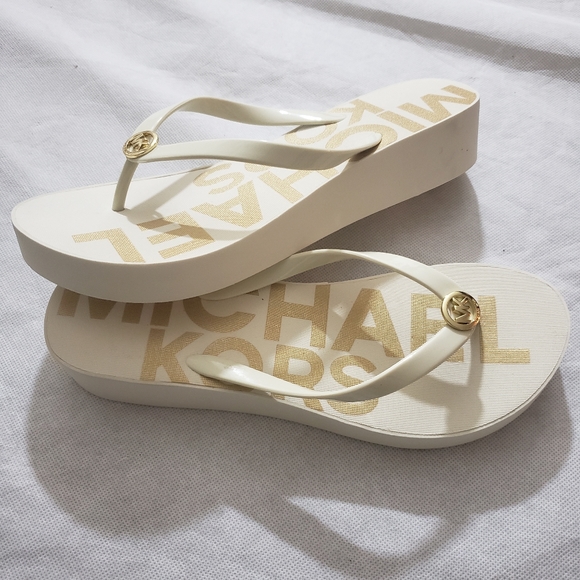 michael kors platform flip flops